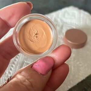 Becca under eye brightener medium dark